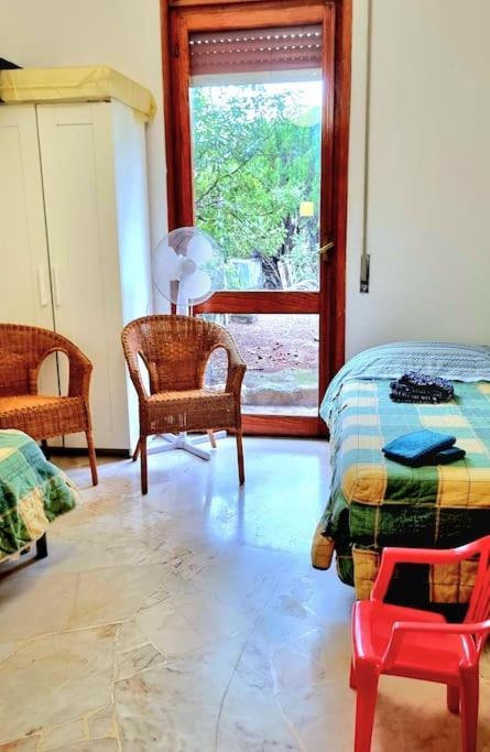 Casa Con Giardino: Варацце Экстерьер фото