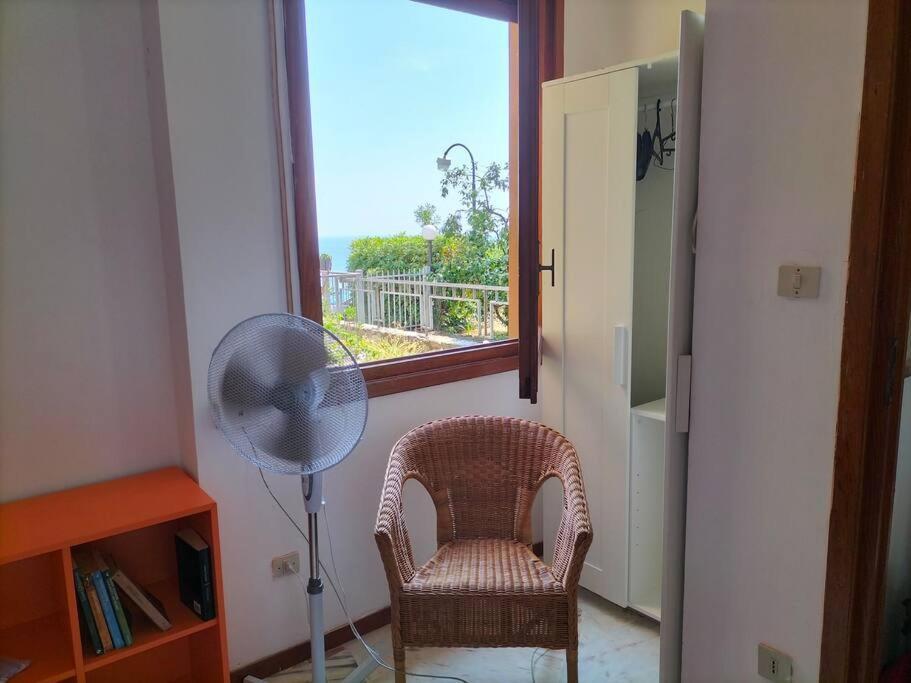 Casa Con Giardino: Варацце Экстерьер фото