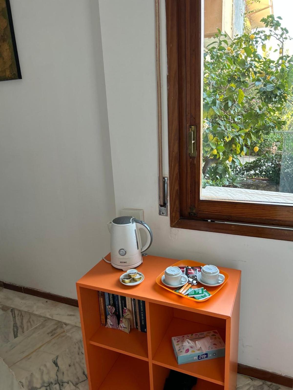 Casa Con Giardino: Варацце Номер фото